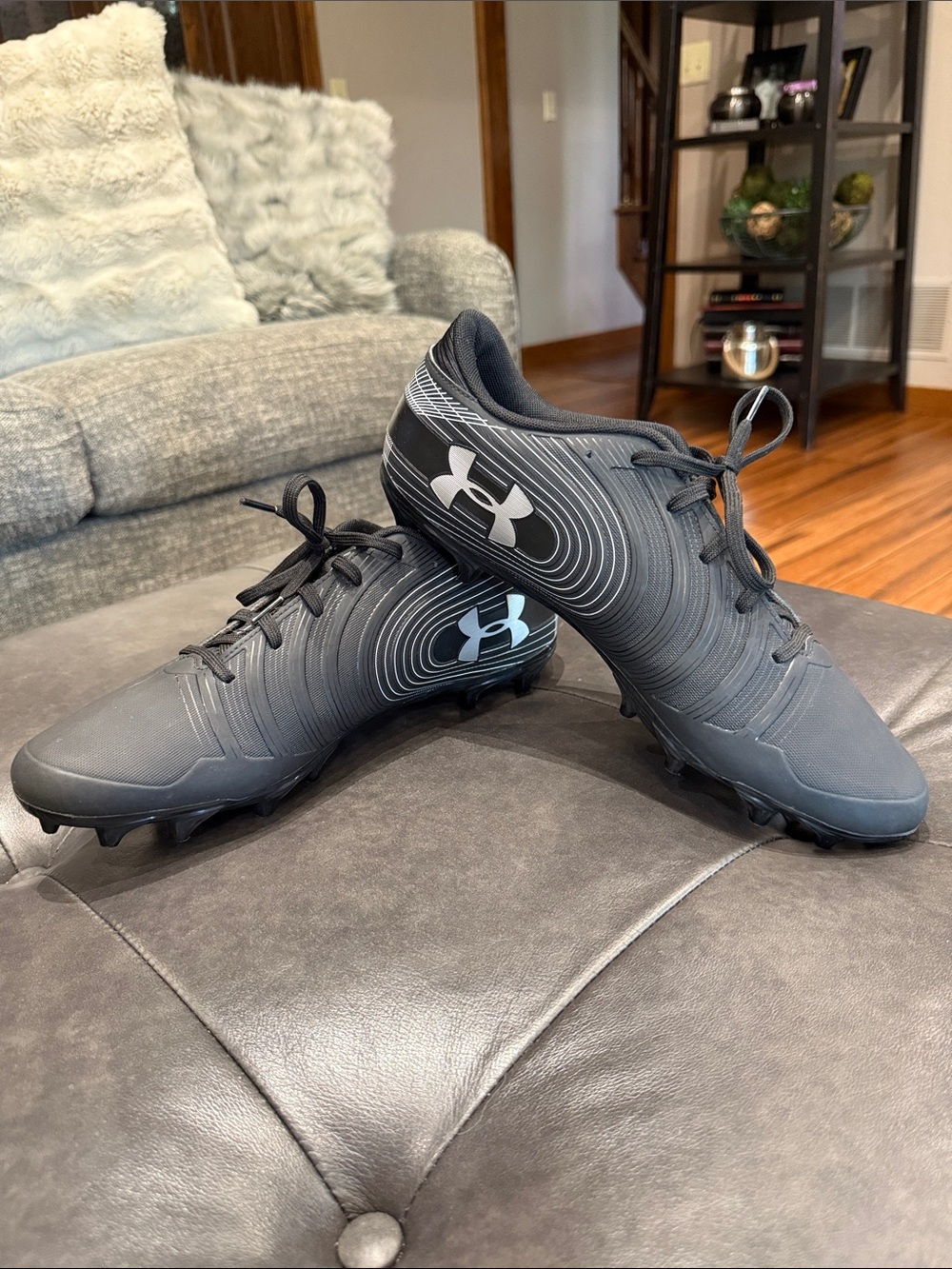 Under Armour Men’s Nitro Low MC Black & Silver Football Cleats Size US 12M